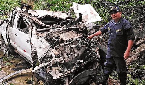 Tragedia. Vehículo cayó a más de 400 metros de altura, ocasionando la muerte de siete pasajeros.