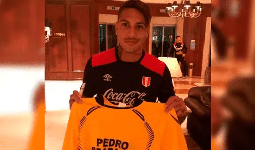 Facebook: Paolo Guerrero se pronuncia sobre imagen en la que posa con propaganda política
