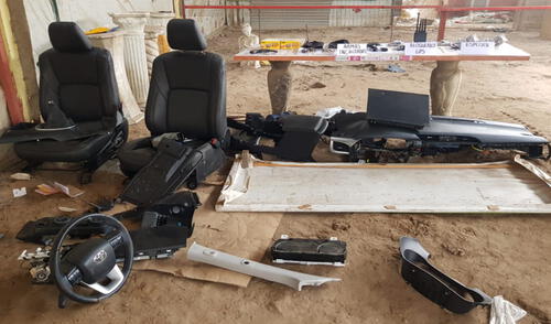 En poder de los delincuentes se halló 3 armas de fuego y 2 pasamontañas. Foto: Johann Klug / URPI - GLR puente piedra robo autos