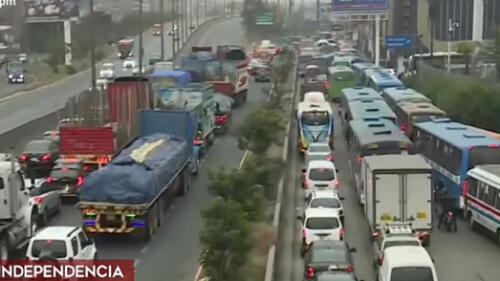 Aglomeración de vehículos. Créditos: Captura América.