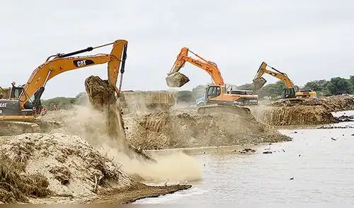 Contraloría advierte atrasos en trabajos de descolmatación del río Piura Contraloría advierte atrasos en trabajos de descolmatación del río Piura