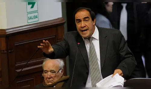 Yonhy Lescano propone cerrar el Congreso y convocar a elecciones