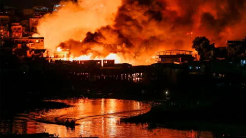 Impactantes imágenes del gigantesco incendio que arrasó con 600 casas en Brasil 