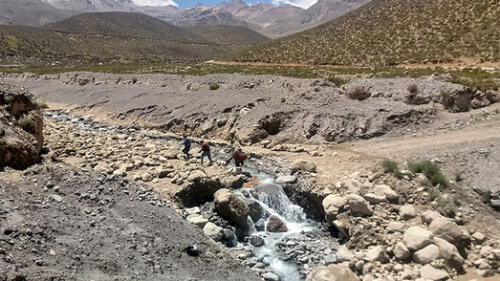 Vía y bocatomas se vieron afectadas por huaico. Vía y bocatomas se vieron afectadas por huaico.