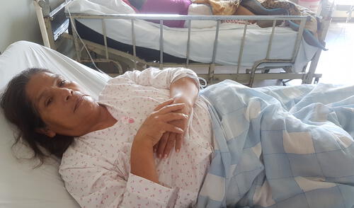 Mujer con raro mal que la debilita pide ser atendida en hospital de EsSalud