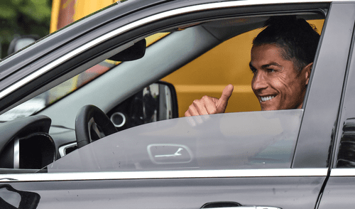 Cristiano Ronaldo se somete a cambio de look y aparece con trenzas