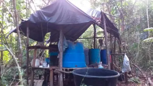 Los laboratorios fueron desarticulados en una zona ubicada en la frontera entre Colombia y Venezuela. Foto: Twitter