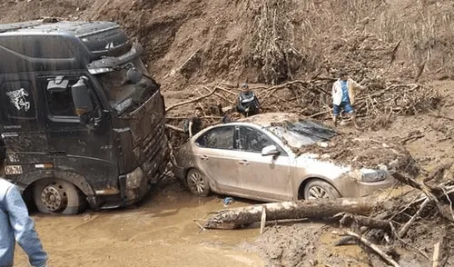 Fuertes huaicos bloquean la carretera Huánuco - Tingo María [FOTOS y VIDEO]