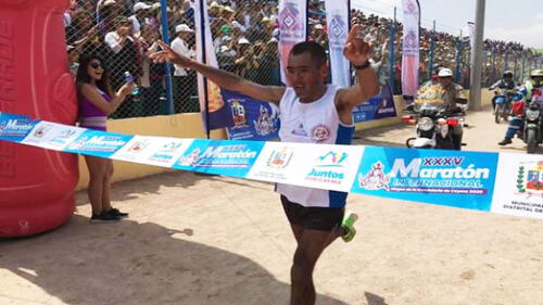 El fondista de 34 años corrió 42 kilómetros en un tiempo de 2 horas y 22 minutos. El fondista de 34 años corrió 42 kilómetros en un tiempo de 2 horas y 22 minutos.
