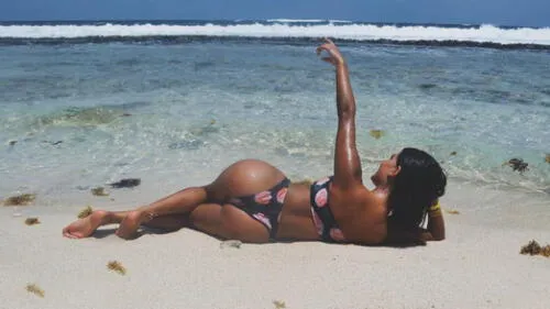Ivana Yturbe reaparece en Instagram con sexy pose en la playa [FOTOS]