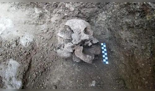 Espeluznante: arqueólogos encuentran la tumba del “niño vampiro”