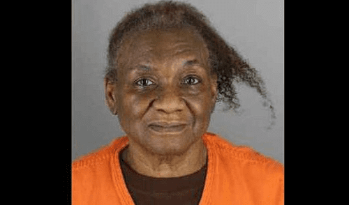 Abuela de 75 años disparó a nieto por colocar taza de té en sus muebles Abuela de 75 años disparó a nieto por colocar taza de té en sus muebles