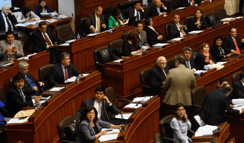 Ipsos Perú: El 61% estaría a favor de que PPK disuelva el Congreso