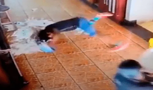 ‘Extraño ente’ empuja a mesero con cerveza en mano y deja horrorizados a miles [VIDEO]