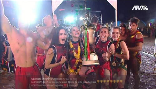 Combate termina última temporada con victoria del equipo rojo [FOTOS y VIDEO]