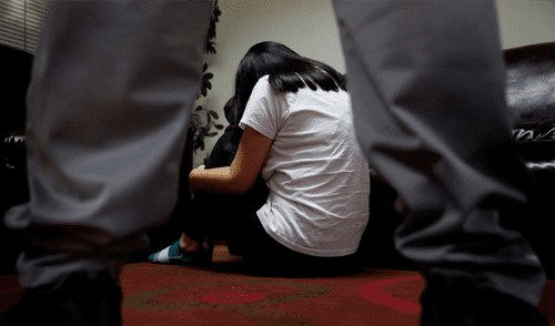 Mujer daba pastillas anticonceptivas a sus hijas, violadas por su padre