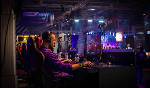 El 76% de hombres en Perú juega videojuegos al menos una vez por semana