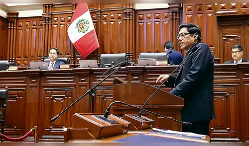Ministro Vicente Zeballos afronta hoy interpelación 