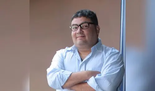 Alfredo Benavides“No quiero verme gracioso”.