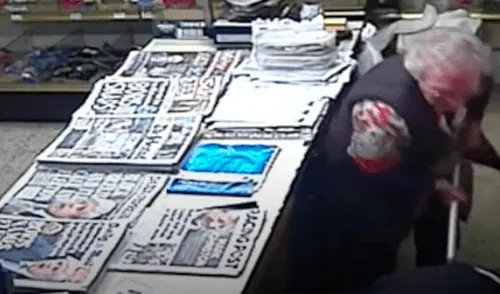 YouTube viral: anciana causa furor por su peculiar forma de espantar a ladrones [VIDEO]