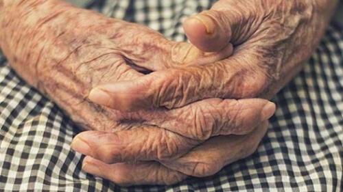 La anciana sufría de una discapacidad física y acusó a los hombres de agredirla sexualmente
