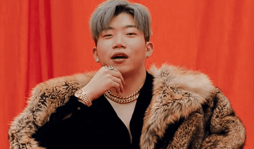 Tras el éxito de 'METEOR' Changmo fue acusado de 'sajaegi'.