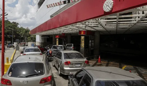 Venezuela: Trabajadores petroleros advierten que el país podría quedarse sin gasolina en un mes