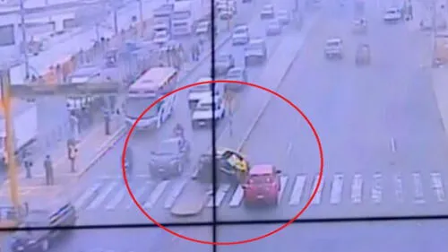 Cercado de Lima: cuatro escolares heridos dejó choque de mototaxi con auto [VIDEO] 