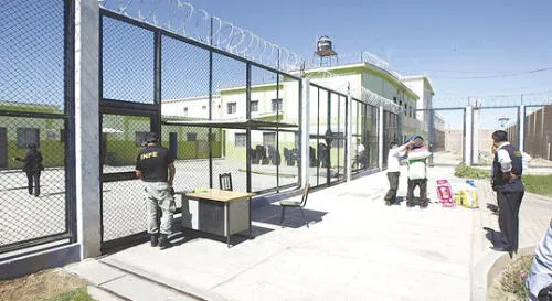 vulnerado. Reo atendía llamadas desde su celda. vulnerado. Reo atendía llamadas desde su celda.