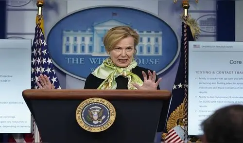 Deborah Birx es una reputada médica que trabaja codo a codo con la Casa Blanca para combatir el coronavirus. Foto: EFE Deborah Birx