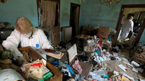 En vida era acumuladora: hallan cadáver de anciana comido por perro y ratas [FOTOS Y VIDEO]