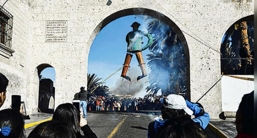 Religiosidad y reclamo a políticos se vivía durante la Semana Santa en Cusco y Arequipa