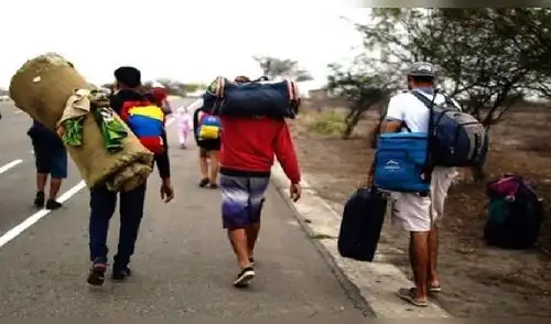 Migrantes venezolanos caminan desde Perú, Ecuador y Colombia hacia su país debido a la crisis provacada por la pandemia del coronavirus. Foto: Difusión. Migrantes venezolanos caminan desde Perú, Ecuador y Colombia hacia su país debido a la crisis provacada por la pandemia del coronavirus. Foto: Difusión.