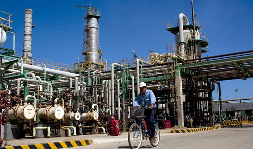 Petroperú suscribe dos contratos para el proyecto de la refinería de Talara