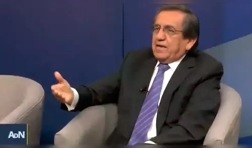 Del Castillo negó haber pedido televisores y en plena entrevista le demuestran lo contrario