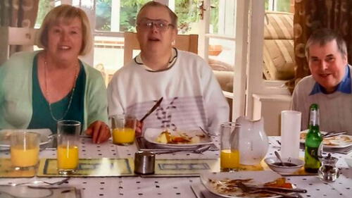  El hombre con síndrome de Down más longevo de Reino Unido revela qué hace para sentirse joven [VIDEO]