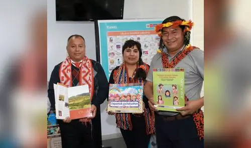 Hay 48 lenguas  originarias en el Perú: 4 andinas y 44 amazónicas