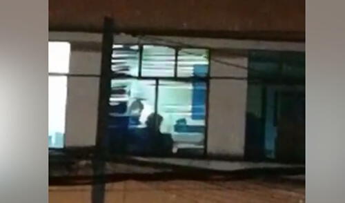 Asombro en Facebook por pareja que tiene sexo en pleno centro de trabajo