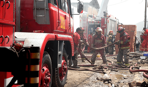 Dos niños fallecen a causa de incendio dentro de vivienda [VIDEO]