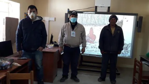 Programa Aprendo en Casa se proyecta en pizarras inteligentes. Programa Aprendo en Casa se proyecta en pizarras inteligentes.