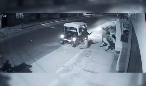 Este deplorable asalto fue registrado el último viernes 27 de noviembre a las 7:45 de la noche Este deplorable asalto fue registrado el último viernes 27 de noviembre a las 7:45 de la noche