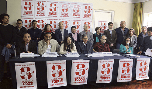 Compromiso. Estudiantes se suman a manifestación popular.