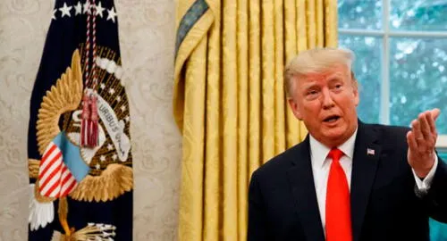 Donald Trump desacreditó la información del denunciante. Foto: Difusión