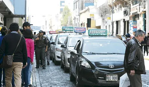 Taxistas harán agasajo por Navidad el jueves 18 de diciembre. Taxistas harán agasajo por Navidad el jueves 18 de diciembre.