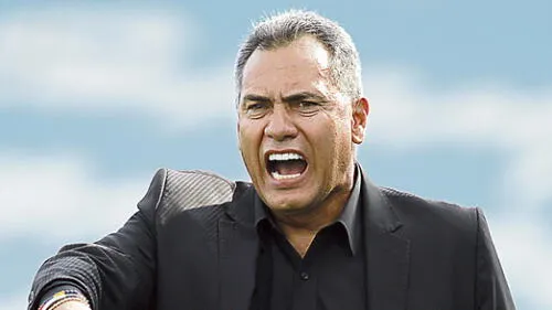 Hernán Torres decidió separar a Jean Pierre Fuentes por una fuerte discusión