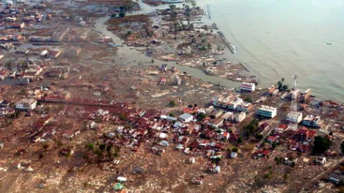 El gigantesco tsunami en Asia, 2004. Foto: Difusión El gigantesco tsunami en Asia, 2004. Foto: Difusión