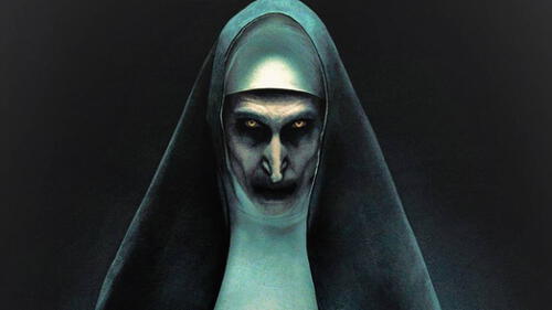  El verdadero rostro de la actriz que interpreta a "La Monja" [FOTOS] 