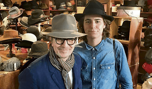 Hijo de Gary Oldman: “Mi madre es una persona triste y problemática” Hijo de Gary Oldman: “Mi madre es una persona triste y problemática”