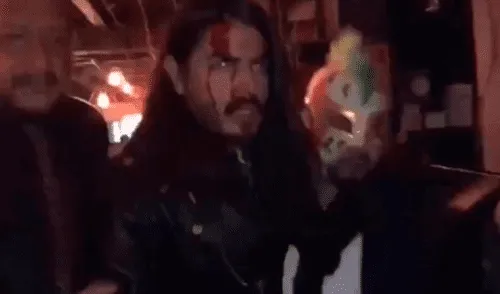 'Rey Grupero' termina golpeado por jugarle una broma a Carlos Trejo. (FOTO: Instagram)