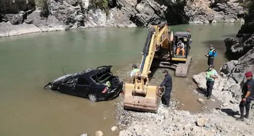 Accidente de tránsito deja un muerto y tres desaparecidos.